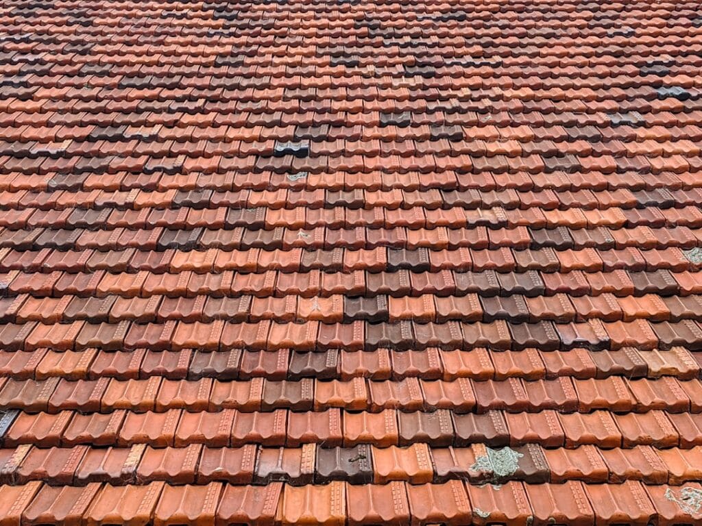 cracked roof tile